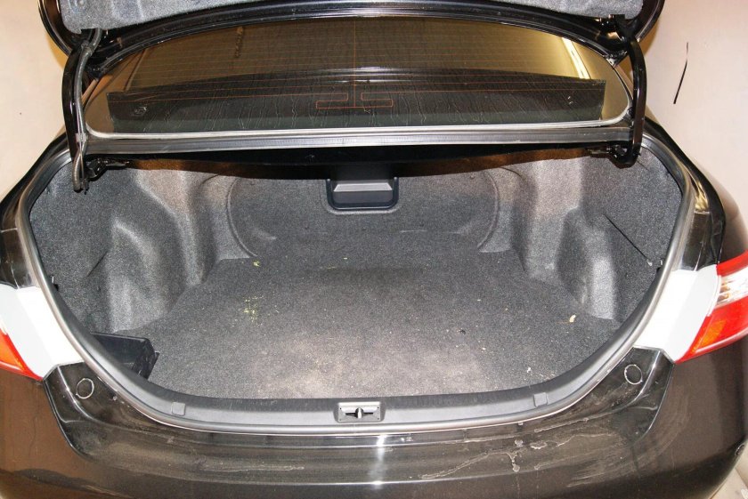 Багажник Камри 40