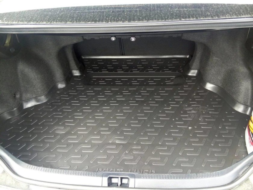 Багажник Камри 55