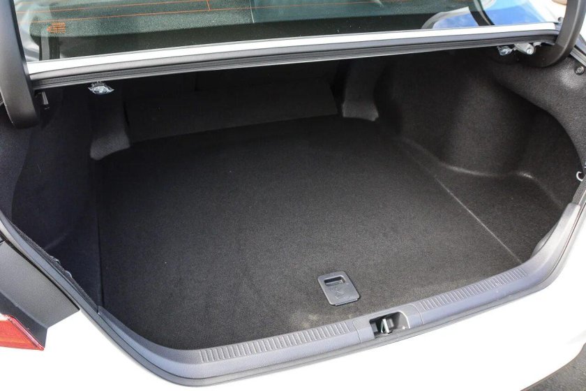 Размер багажника Камри 70