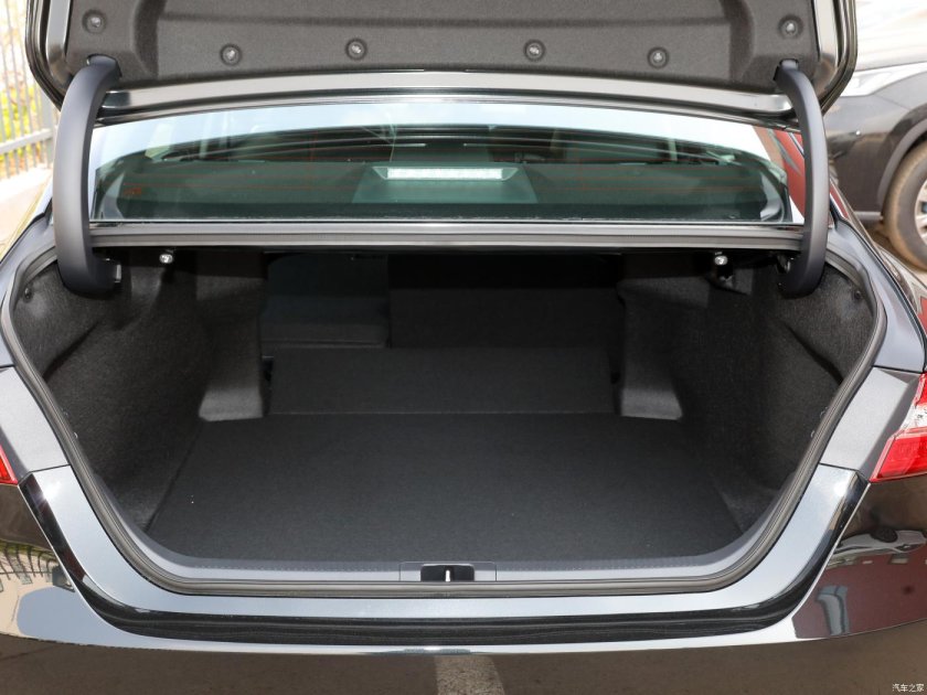 Toyota camry 2021 багажник