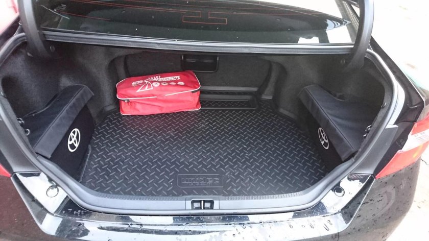 Багажник Тойота Камри 40