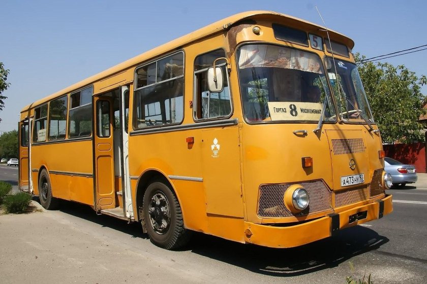 ЛИАЗ-677 автобус