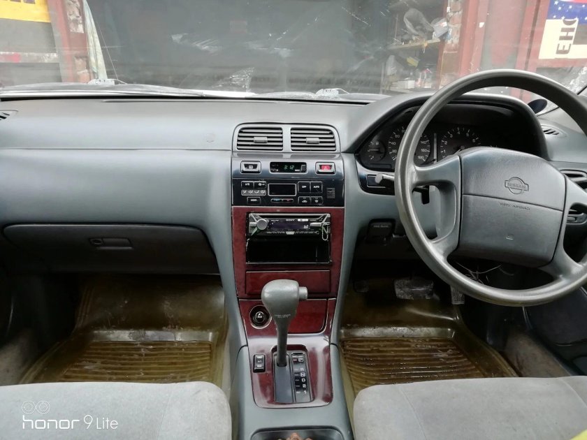 Nissan Cefiro 1995 салон