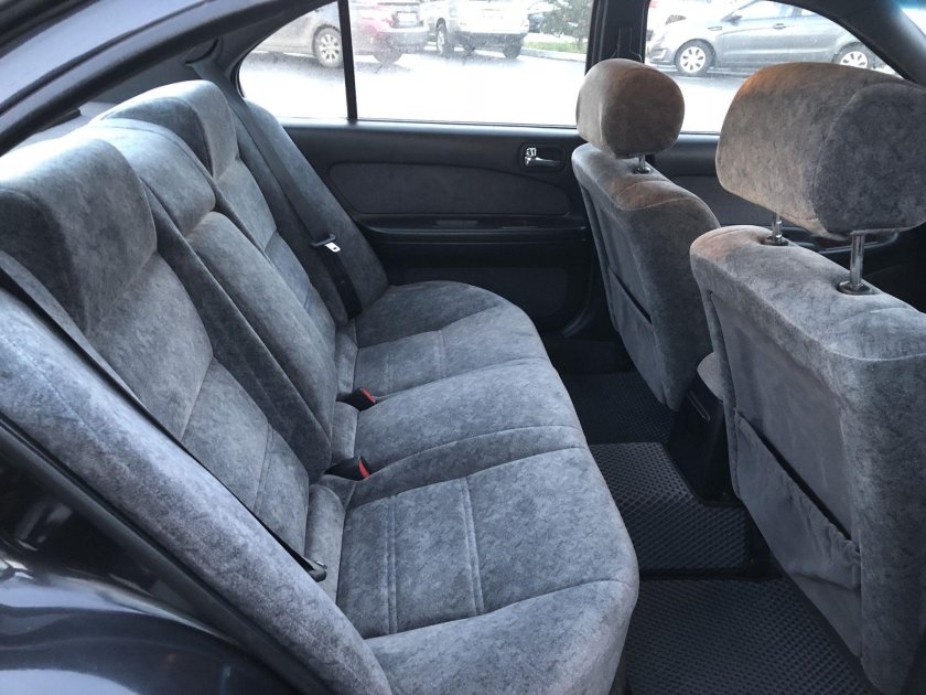 Ниссан Максима а33 задний ряд