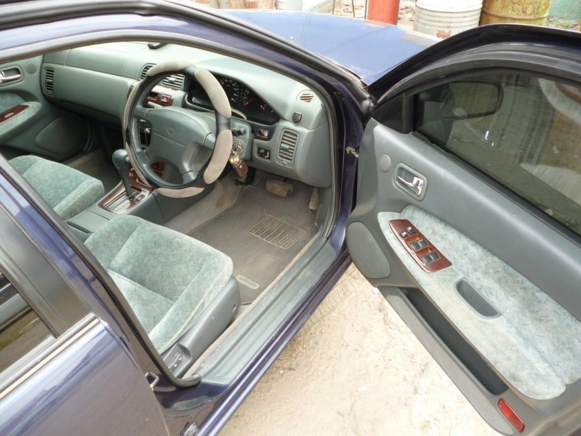 Nissan Cefiro a32 салон