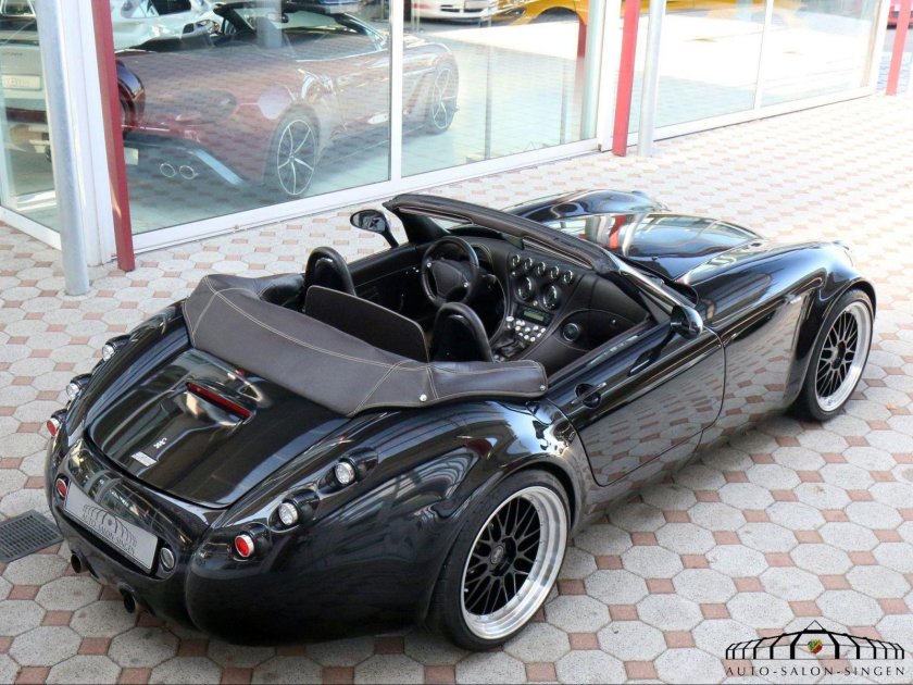 Родстер с 4,7 литров двигателя