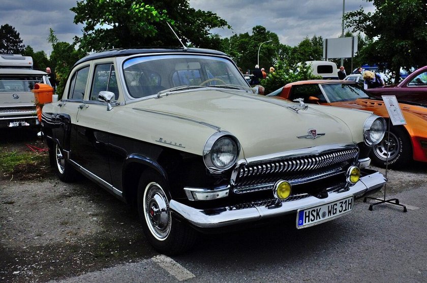 ГАЗ-23 автомобиль