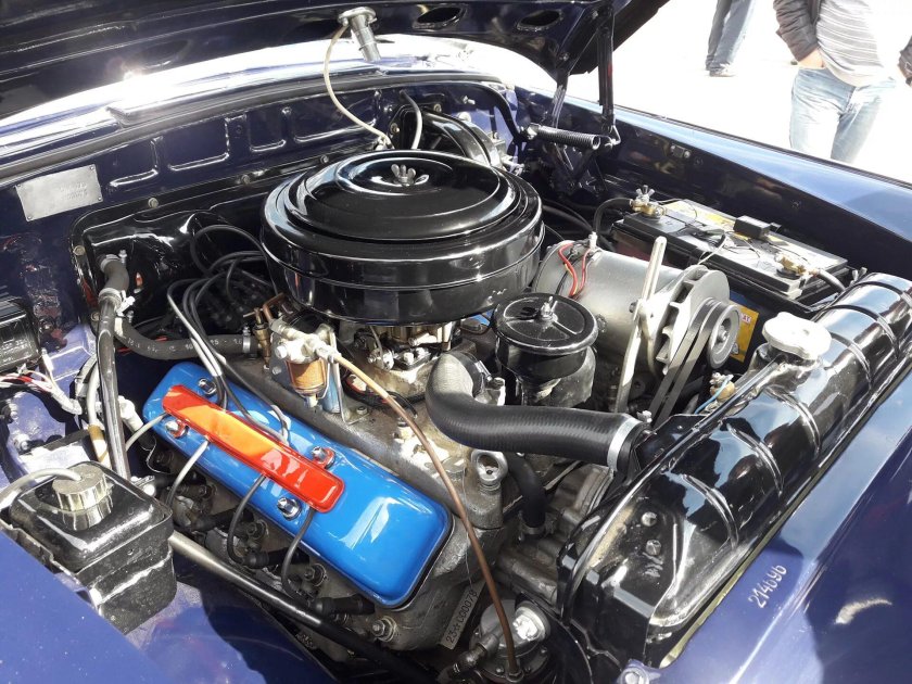 Москвич 412 под капотом