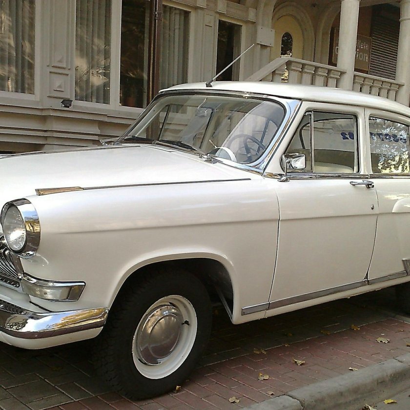 Волга ГАЗ 21 белая