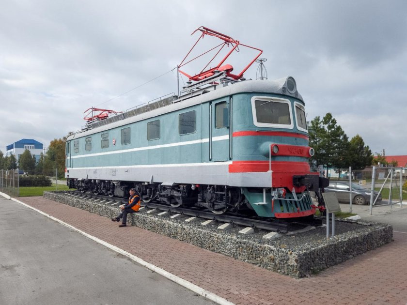 Памятник электровоз чс2-010 барабинск