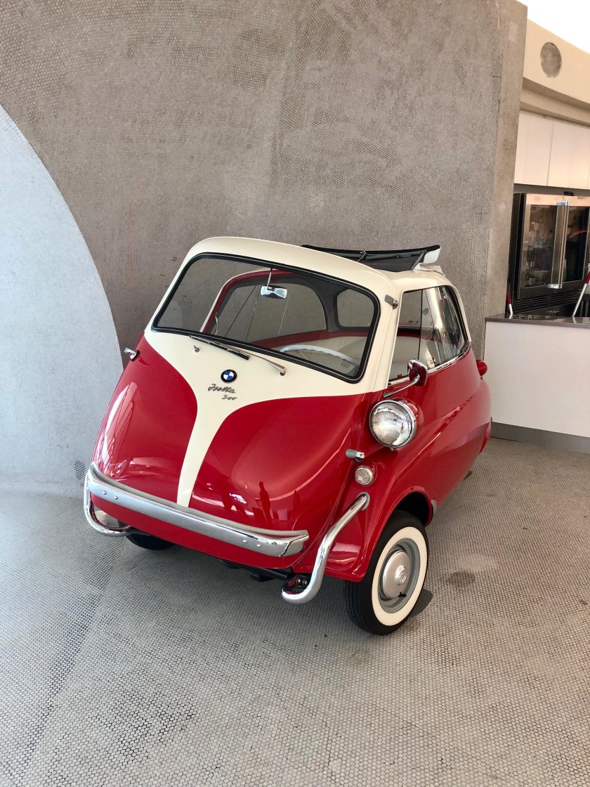 БМВ Изетта новая