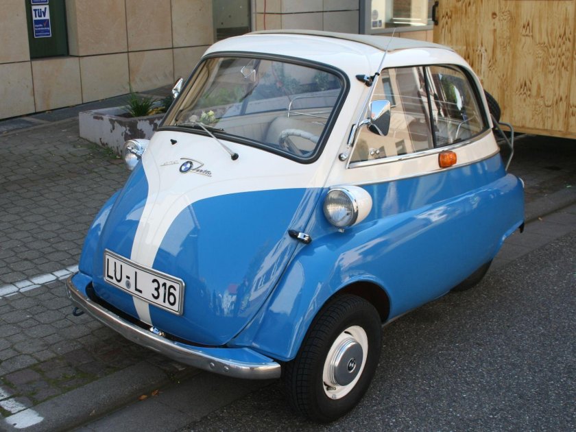 BMW Isetta 3 колеса