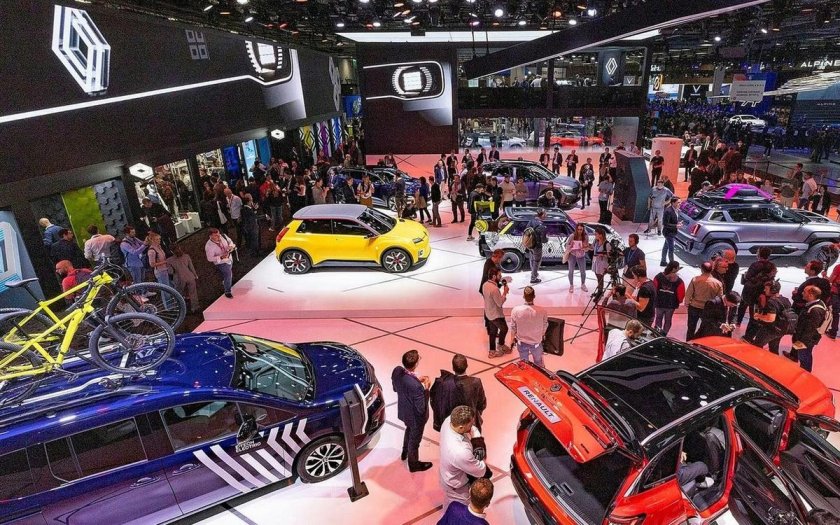 Выставка автомобилей