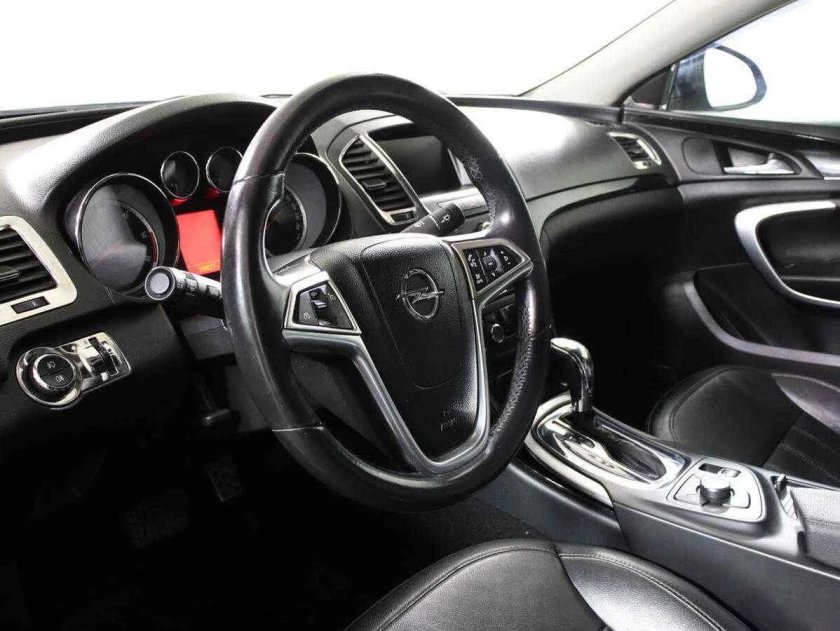 Опель инсигния 2 0