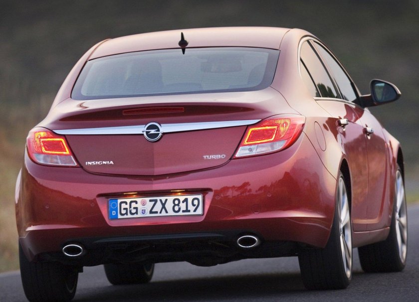 Опель Инсигния седан
