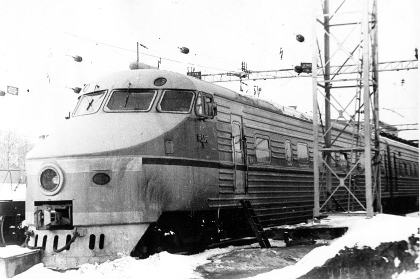 Эр200 электропоезд