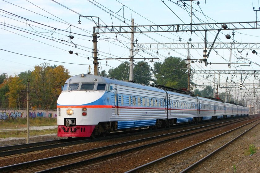 Эр200 электропоезд
