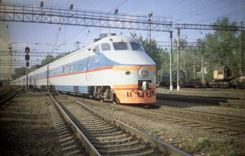 Электропоезд СССР. Эр200.