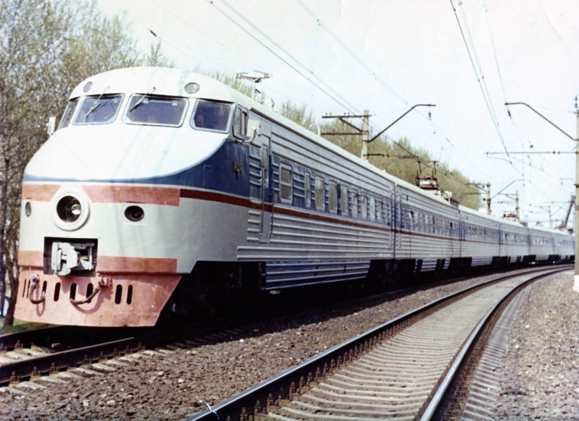 Фирменный экспресс электричка