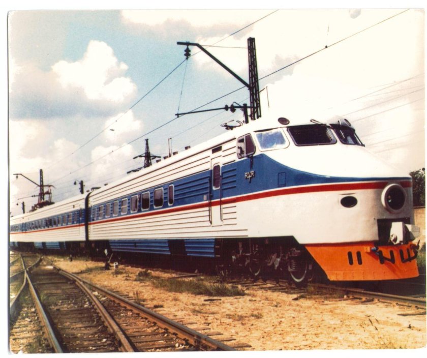 Электропоезд СССР. Эр200.