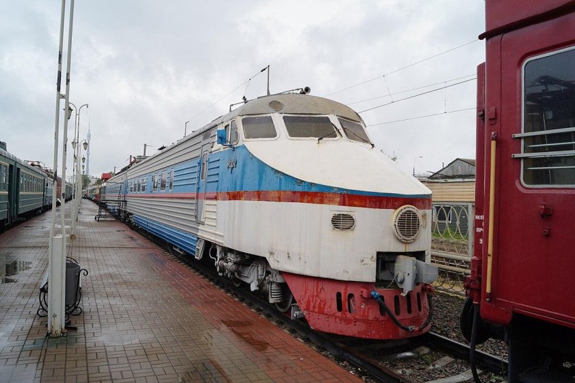 Эр-200 поезд фото