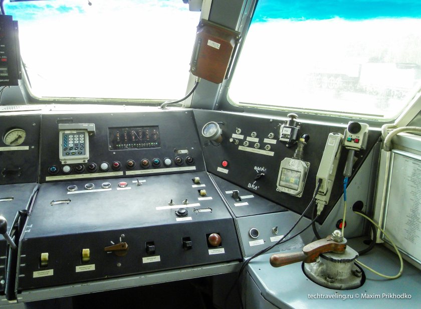 Эр200 кабина