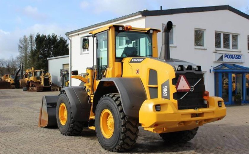 Volvo l90