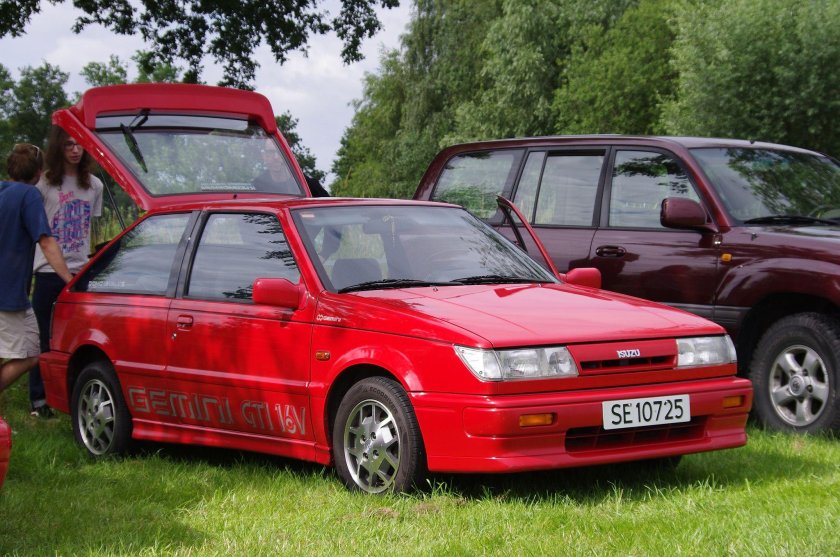 Isuzu Gemini 1989