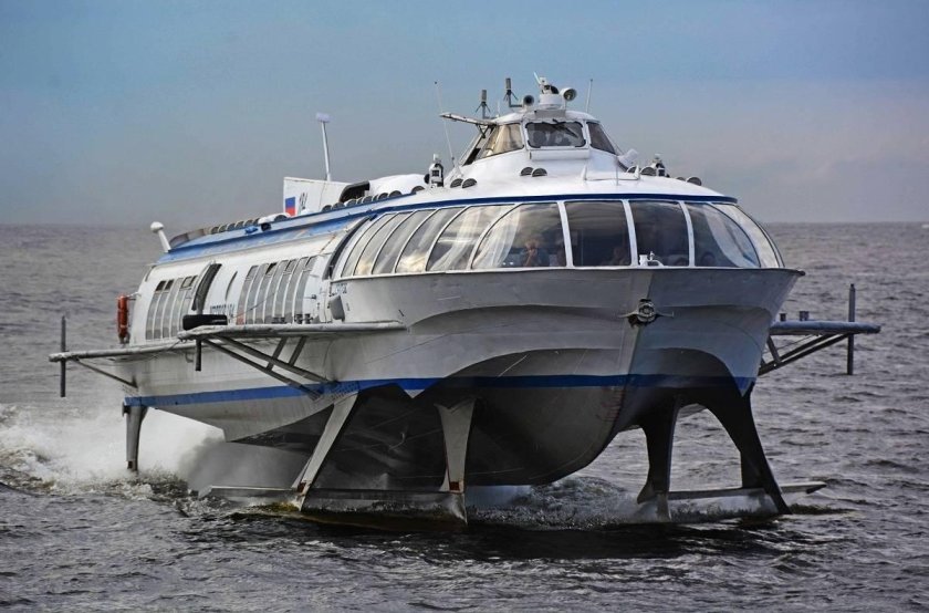 Речной катер Метеор