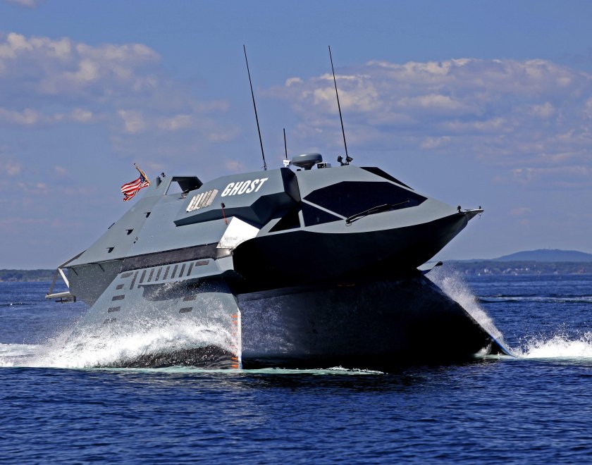 Тримаран стелс