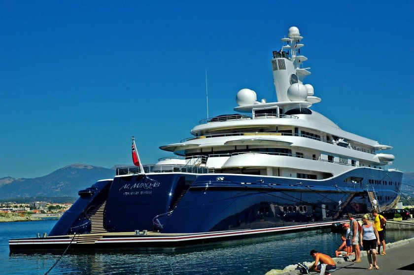 Яхта Аль Миркаб