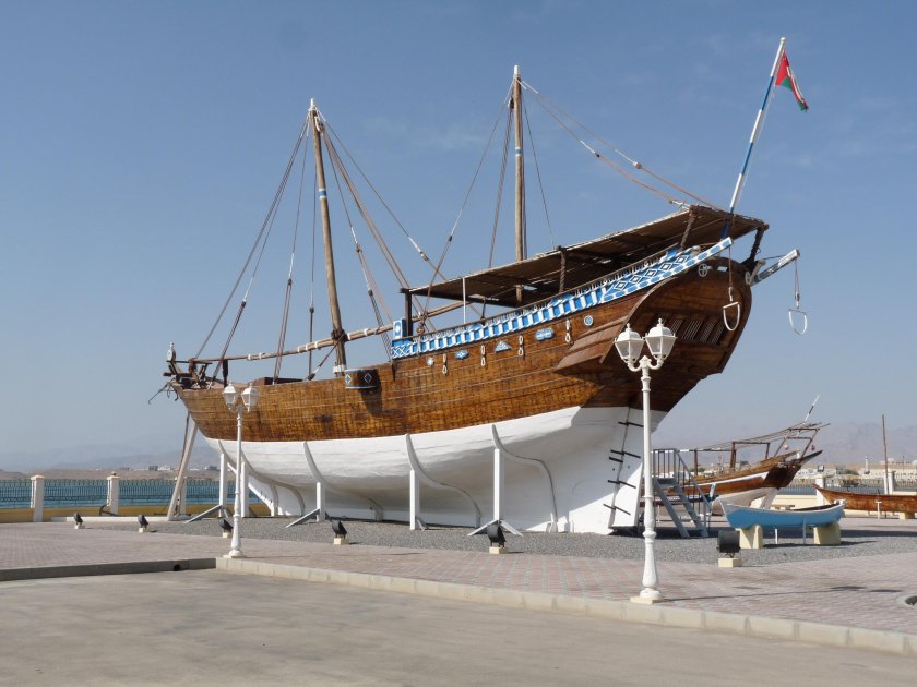 Dhow парусник
