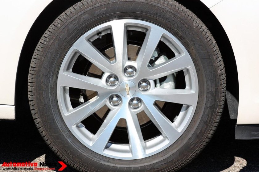 Шевроле Малибу на дисках