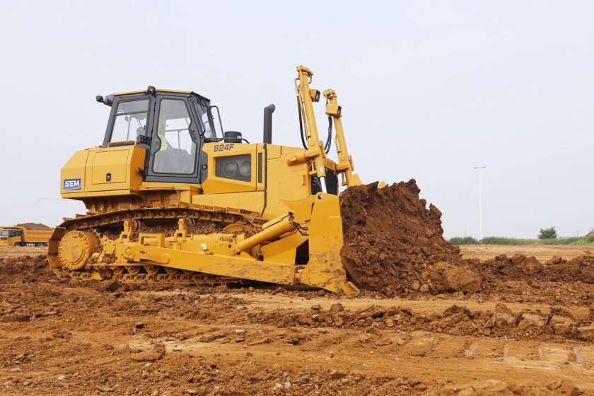 Большой бульдозер