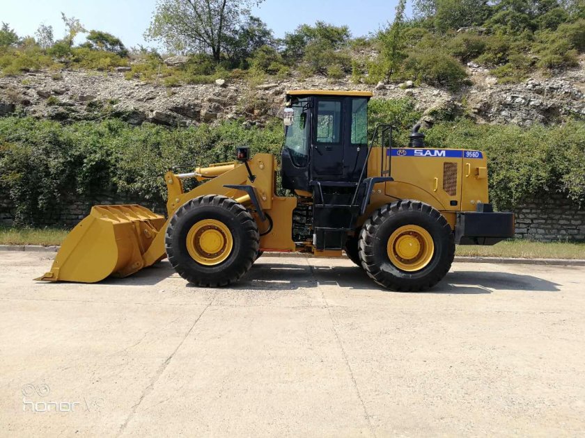 Погрузчик фронтальный Сэм 639