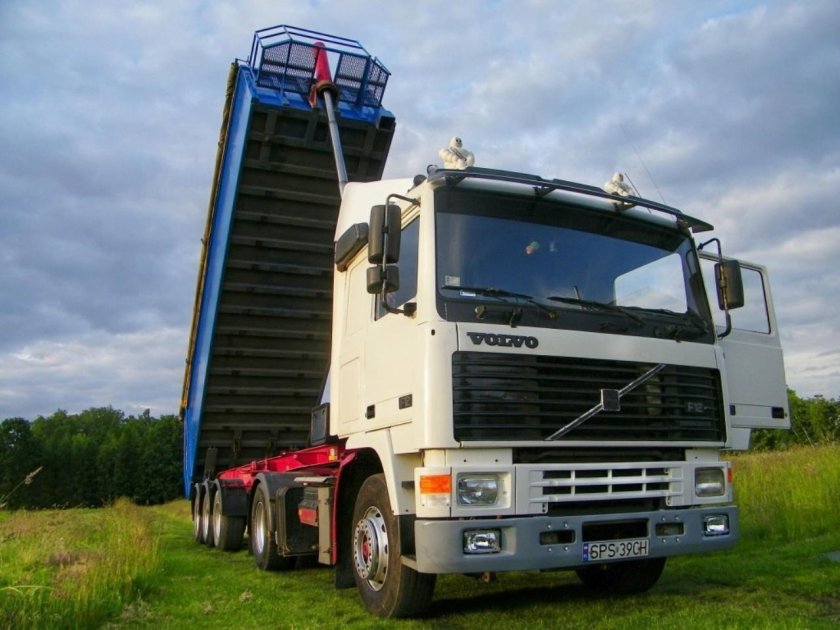 Грузовик Вольво ф12