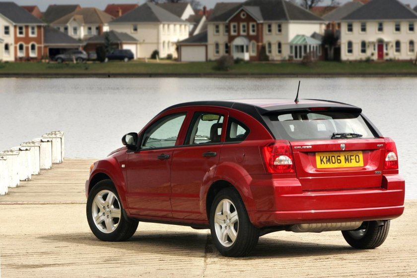 Додж Калибр хэтчбек