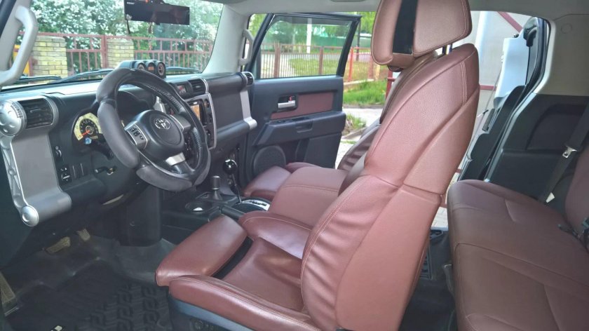 Toyota FJ Cruiser салон