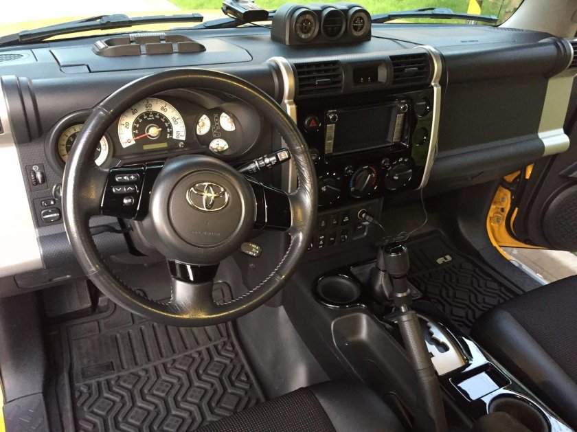 Toyota FJ Cruiser Interior