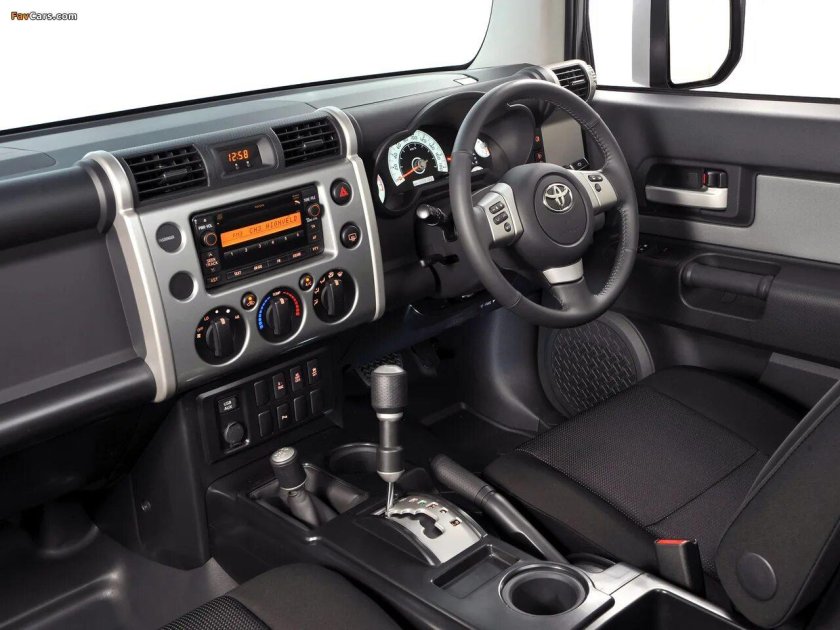 Toyota FJ Cruiser Interior