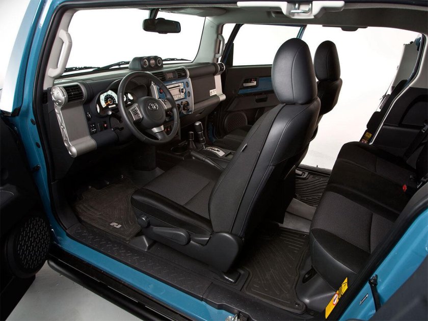 Toyota FJ Cruiser 2014 салон