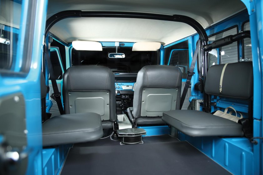 Toyota FJ Cruiser салон