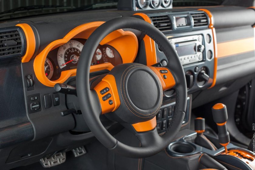 Toyota FJ Cruiser салон