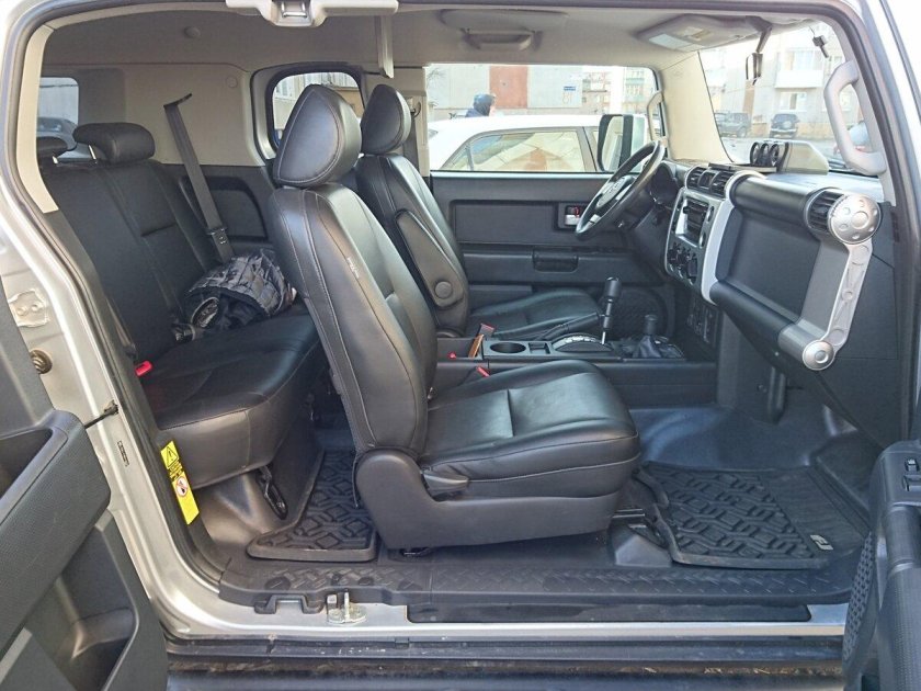 Toyota fj cruiser interior