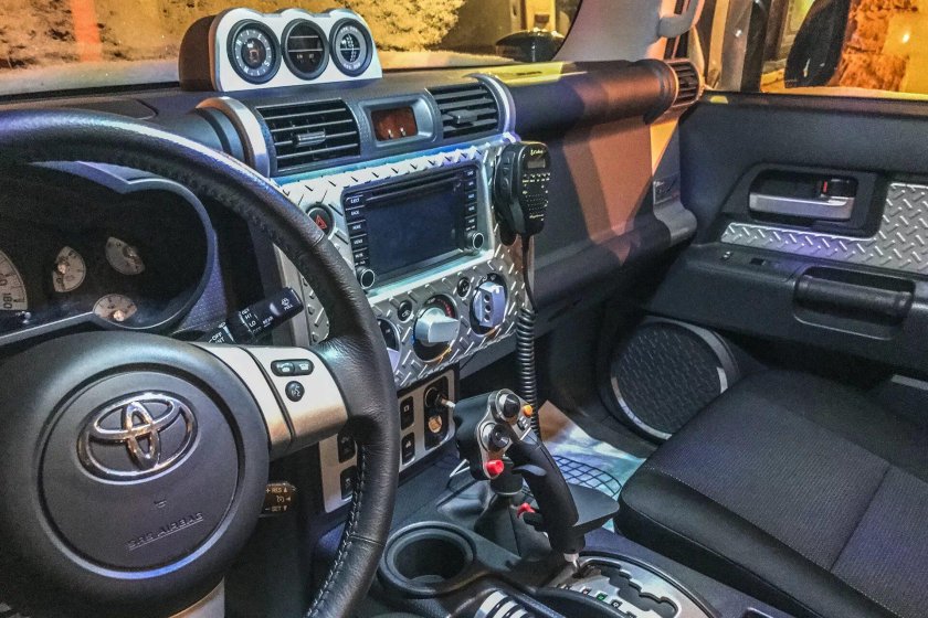 Toyota FJ Cruiser салон