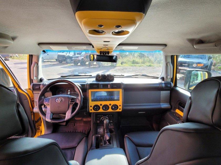 Тойота fj cruiser салон