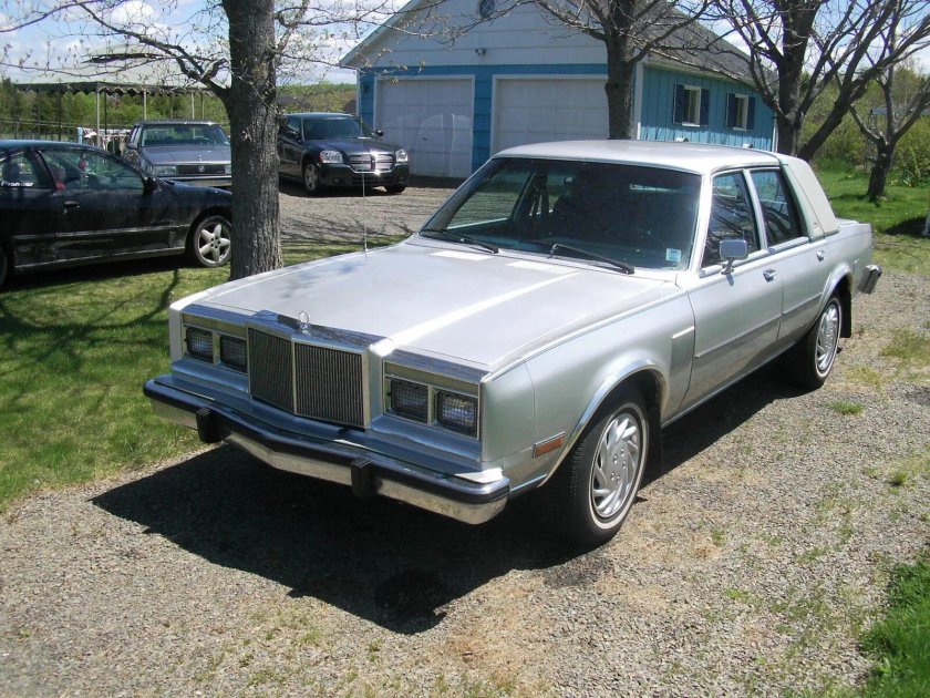 Chrysler Fifth Avenue 1985