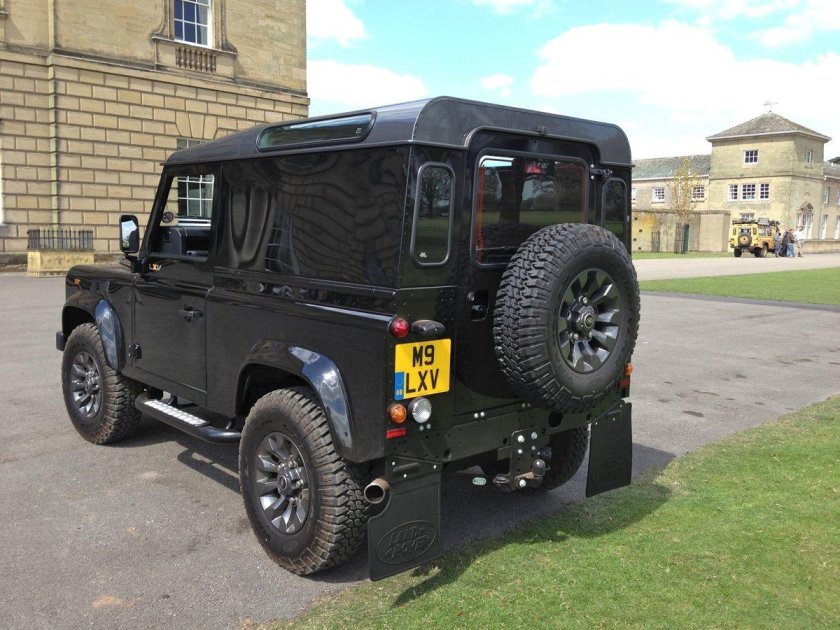 Ленд Ровер Дефендер 90