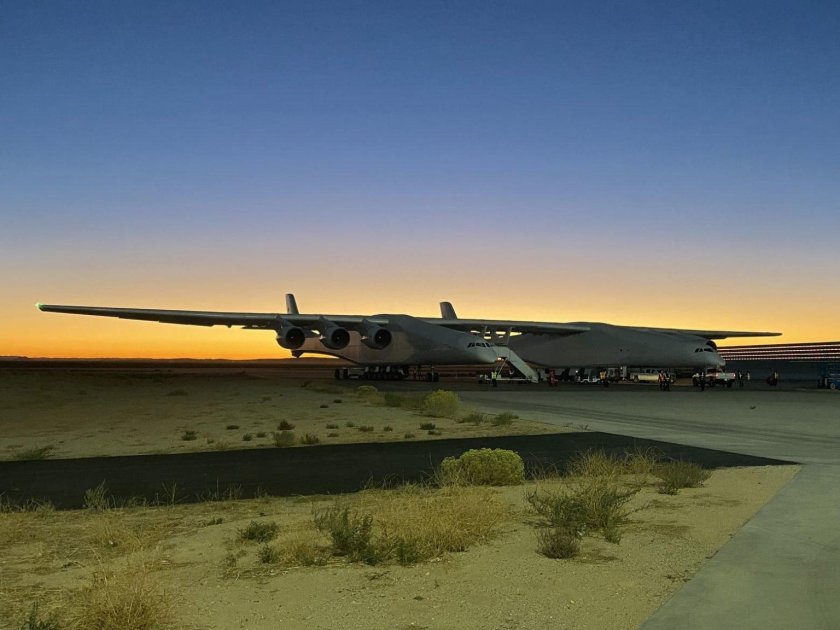 Самолет Roc Stratolaunch