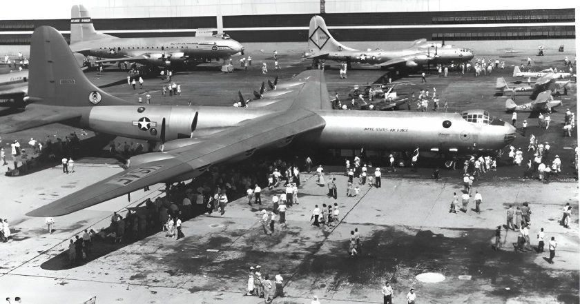 Самолёт Convair b 36